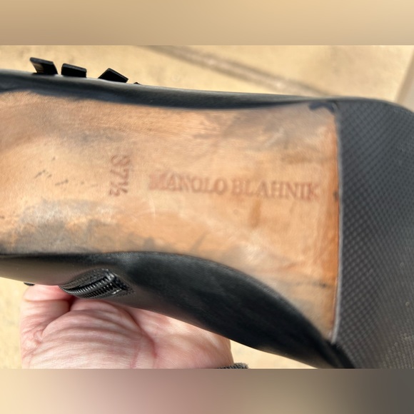 Manolo Blahnik black leather booties w/chain. Size 37.5 - Picture 7 of 15